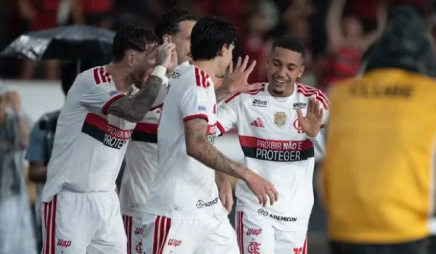 Flamengo goleia o Vasco no Nilton Santos e aumenta vantagem na liderança