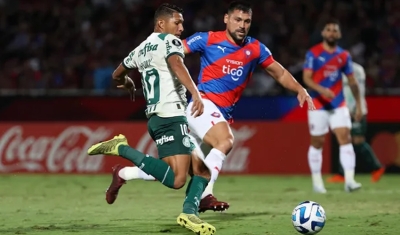 Palmeiras vence o Cerro Porteño em Assunção e fica perto da vaga nas oitavas