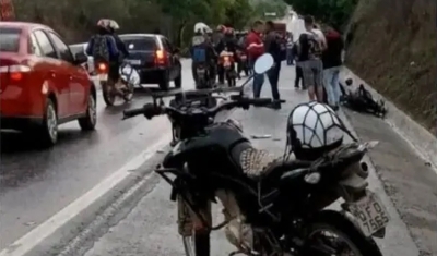 Homem morre em acidente após colidir moto com carreta na BR-104, na PB