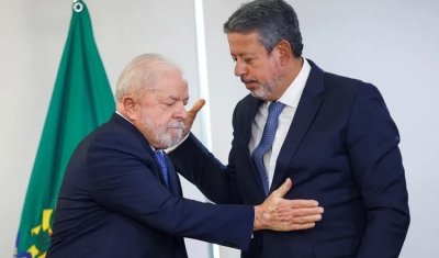 Lula e Lira devem se encontrar no fim da tarde para tentar resolver crise entre Planalto e Câmara