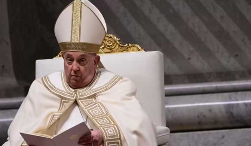 Papa Francisco passa noite tranquila após sair de perigo iminente, diz Vaticano