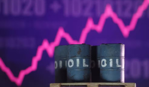 Países já liberaram 325 milhões de barris de petróleo para conter alta dos preços, diz IEA