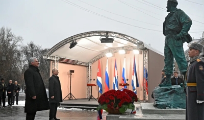 Presidentes da Rússia e de Cuba inauguram estátua de Fidel Castro em Moscou e prometem estreitar laços