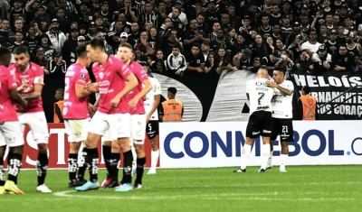 Na estreia de Luxa, Corinthians perde do Del Valle e se complica na Libertadores