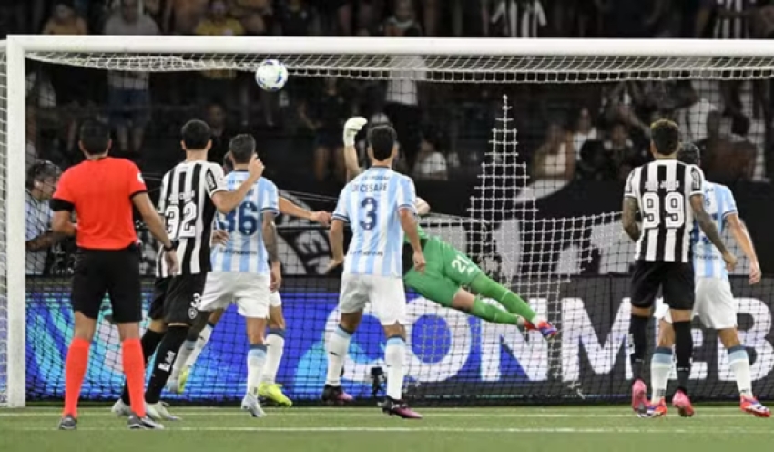 Racing vence o Botafogo de novo e conquista a Recopa Sul-Americana