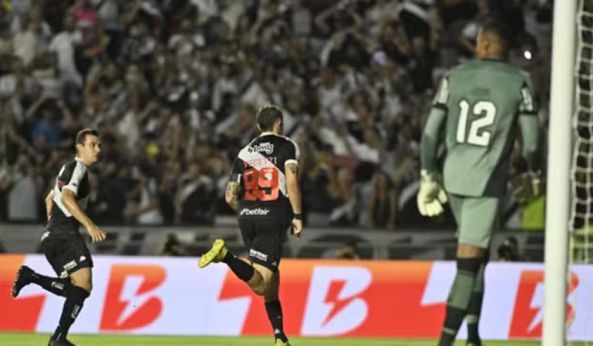 Vasco vence o Botafogo, avança para a semifinal e elimina o rival do Carioca