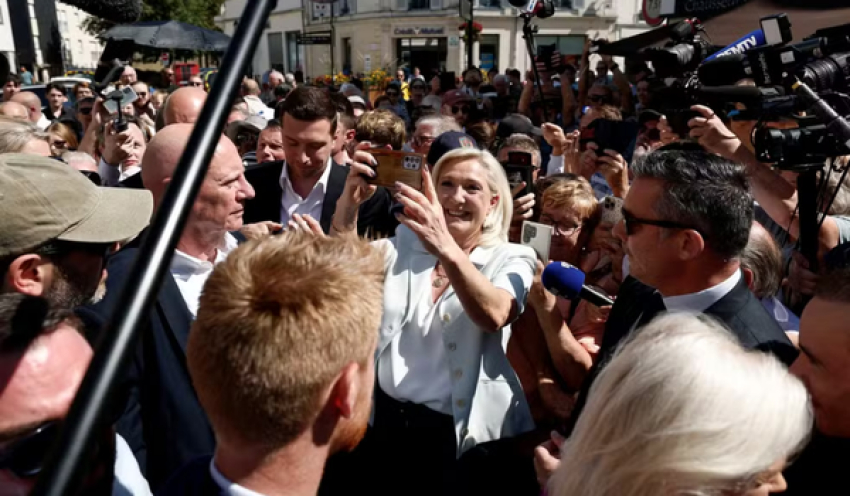 Le Pen inicia campanha eleitoral à Presidência da França um dia após ter condenação confirmada