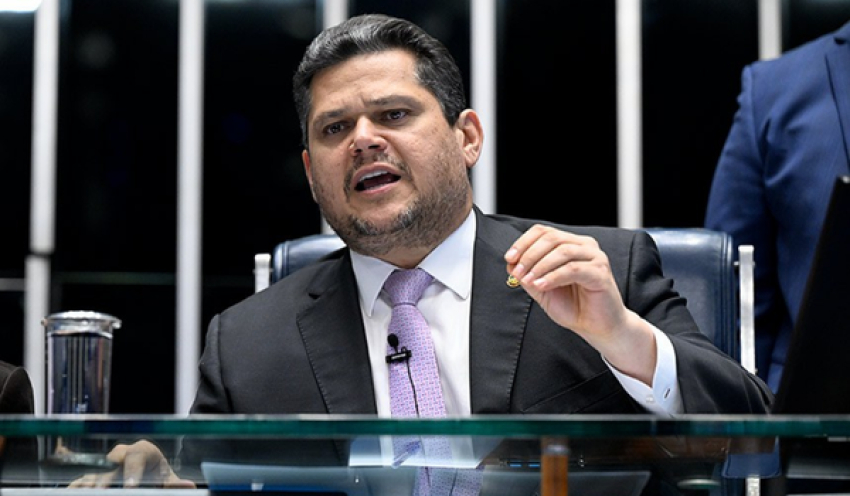 Davi condena pressão de líder do PT na Câmara para votação do fim da escala 6x1