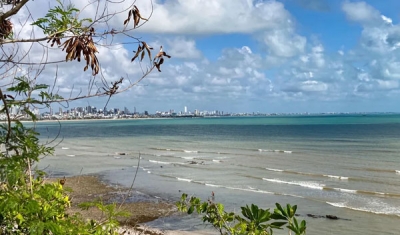 Praias do Cabo Branco e Tambaú são destaque para turistas que visitam a Paraíba