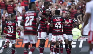 Flamengo vence o Inter no Maracanã e acaba com chance de título do time gaúcho