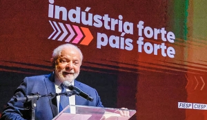 Lula participa de abertura do encontro nacional da indústria, em Brasília