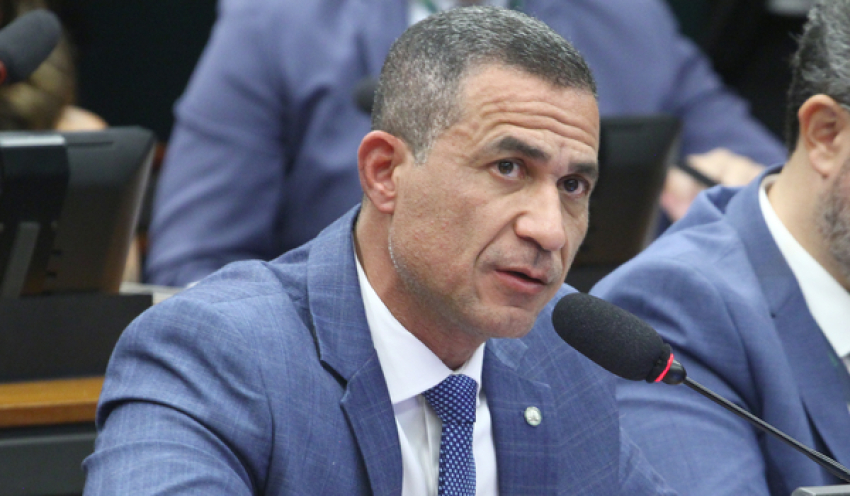 Comissão de Constituição e Justiça pode votar hoje proposta que reduz maioridade penal para 16 anos