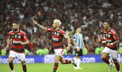 Arrascaeta marca, Flamengo vence o Grêmio de novo e está na final da Copa do Brasil