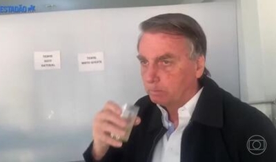 &#039;Ele tem autonomia&#039;, diz Bolsonaro ao ser questionado sobre venda de joias por Mauro Cid