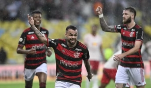 Michael marca em reestreia, e Flamengo vence o Bragantino pelo Brasileirão