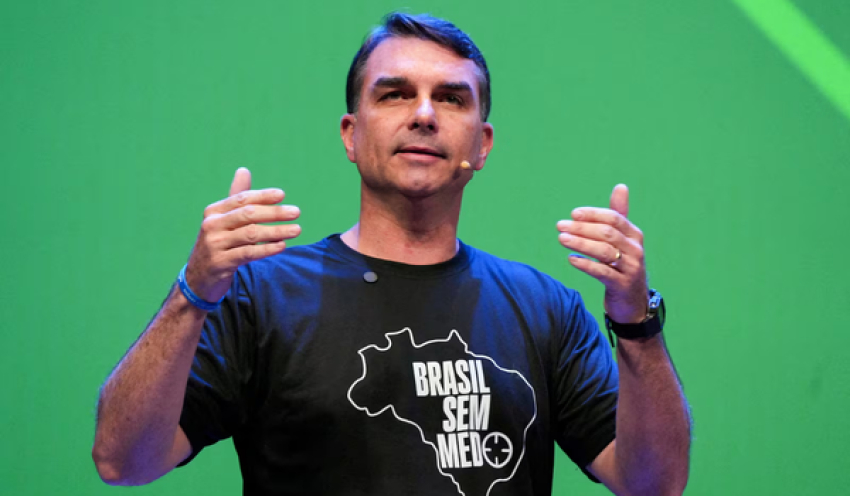 Campanha de Flávio diz que não se preocupa com ações do PT por uso de IA