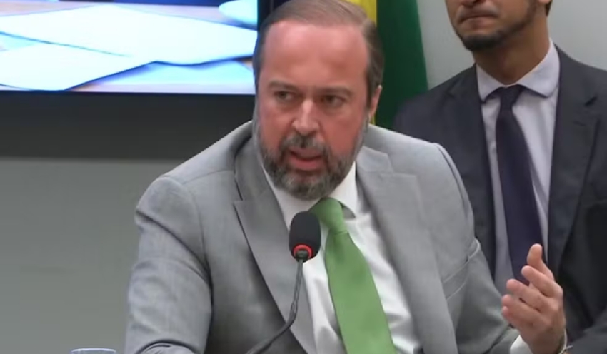 Governo deve aumentar percentual de etanol na gasolina para 30% ainda em 2025, diz ministro