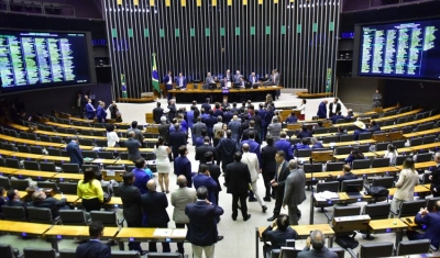 Câmara pode votar nesta segunda-feira novas regras sobre prevenção de desastres