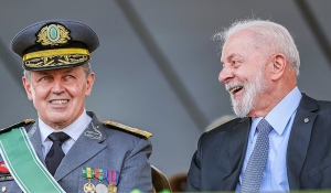 Lula participa de comemoração do Dia do Soldado nesta quinta-feira