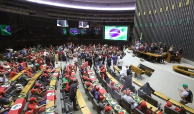 Sessão solene da Câmara homenageia 40 anos do Movimento dos Sem Terra