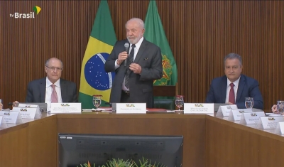 Lula cobra ministros a destravar 400 nomeações para atender aliados e acalmar a base