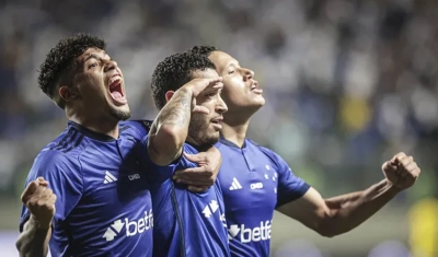 Cruzeiro marca no fim, vence Náutico e se classifica às oitavas da Copa do Brasil