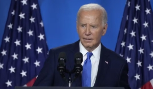 Após desistir de candidatura, Biden diz que continuará se dedicando à presidência dos EUA