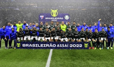 O maior campeão! Palmeiras goleia Fortaleza e festeja título brasileiro