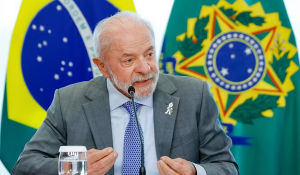 Lula defende proibi&ccedil;&atilde;o de IA nas elei&ccedil;&otilde;es e diz que 'n&atilde;o aceita' uso na sua campanha pol&iacute;tica