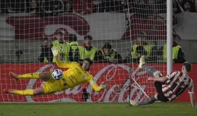 Trave e Cássio param o Estudiantes, e Corinthians avança à semi nos pênaltis