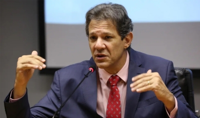 Haddad diz que conversou com Campos Neto sobre possibilidade de se parcelar compras via PIX