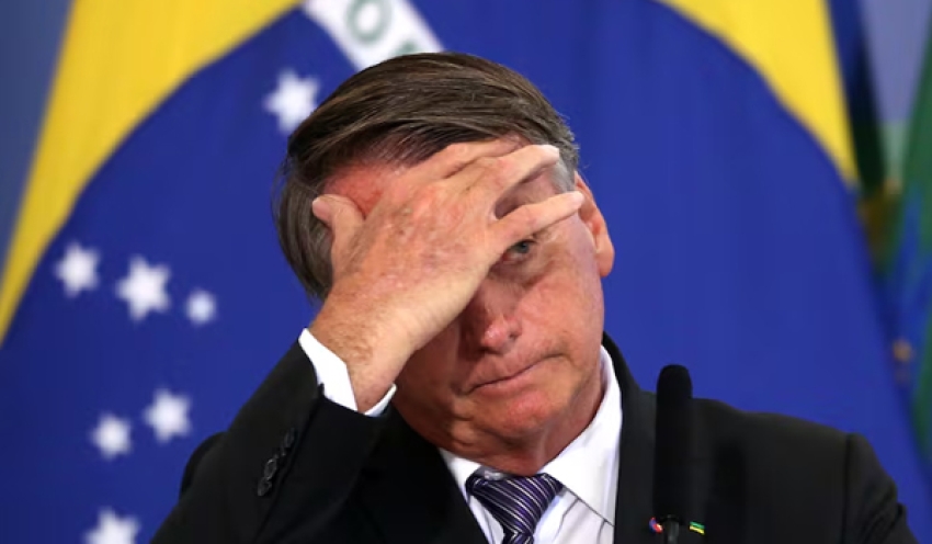 Bolsonaro ‘planejou e atuou de forma efetiva’ em suposto golpe, diz PF; ex-presidente nega