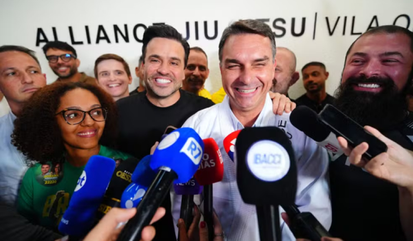 Pablo Marçal anuncia apoio a Flávio Bolsonaro