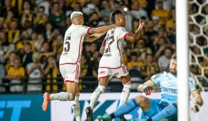 Flamengo vence com muita facilidade e deixa Criciúma com um pé na Série B