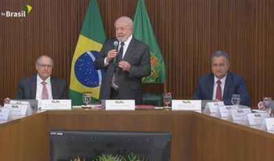 Em reunião, Lula diz a ministros que &#039;novas ideias&#039; estão proibidas e pede foco na execução do que já foi proposto