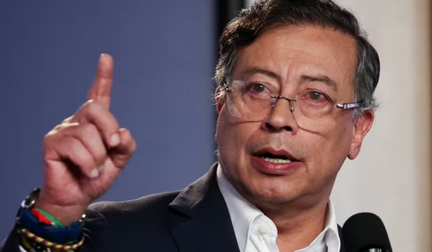 Petro acusa o Equador de bombardear território colombiano