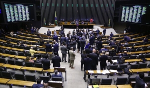 Câmara pode votar proposta que reorganiza carreiras do Executivo