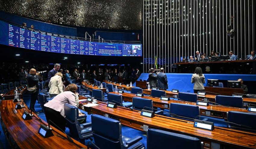 Senado pode votar na quarta aumento de penas para crimes contra professores e médicos