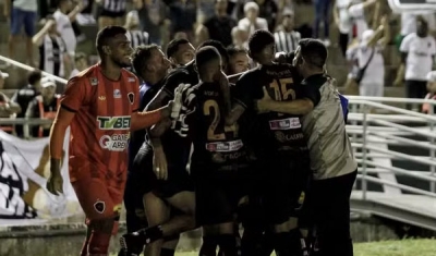 Botafogo-PB vence o Nacional de Patos e, com um jogo a menos, assume a liderança