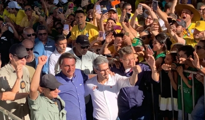 Em ofensiva sobre eleitorado mineiro, Bolsonaro visita terceira cidade em menos de 10 horas