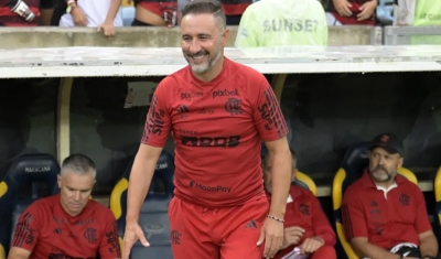 Vítor Pereira saca seis jogadores do time titular para Fla-Flu