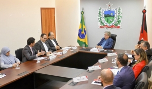 João Azevêdo recebe embaixador do Irã e destaca potencialidades econômicas da Paraíba