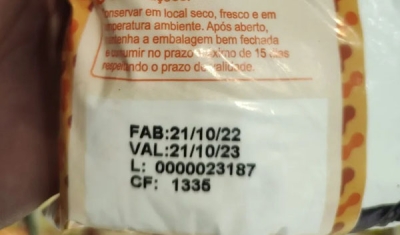 Hipermercado é autuado por vender alimentos vencidos em shopping de Campina Grande