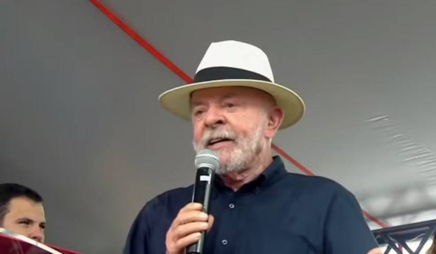 Ao defender fim da 6x1, Lula diz que vida da mulher é mais 'grave' porque, além do trabalho, tem louça, banheiro e casa pra cuidar