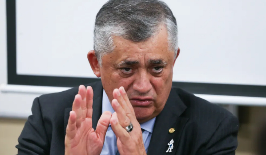 Desentendimento no PT ajudou a adiar votação da PEC da Segurança, diz José Guimarães