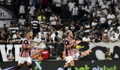 Fim do tabu! São Paulo vence em Itaquera e aumenta crise no Corinthians