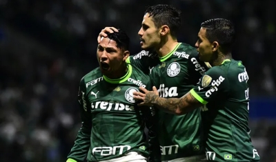 Palmeiras goleia e avança na Libertadores com melhor campanha