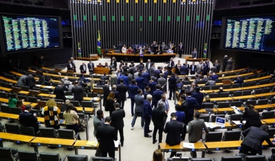 Câmara aprova texto-base do projeto do arcabouço fiscal; votação prossegue nesta quarta-feira