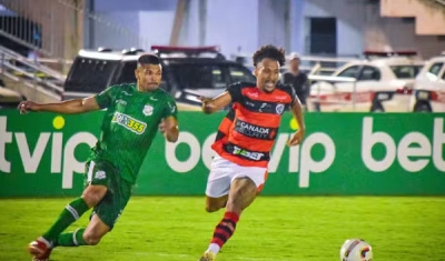 Campinense vence o Nacional de Patos com gol no fim e alivia pressão no Paraibano