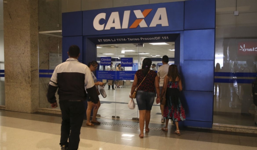 Caixa libera abono salarial para nascidos em maio e junho